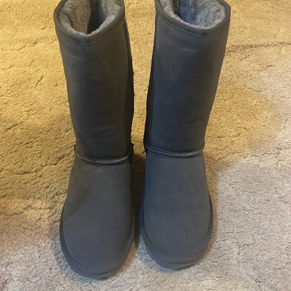 AUSLAND AUTHENTIC BOOTS. GREY. NEVER WORN. - Picture 4 of 8